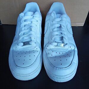 Nike Air Force 1 Low ‘07 Sneakers Mens Size 8 Triple White Leather